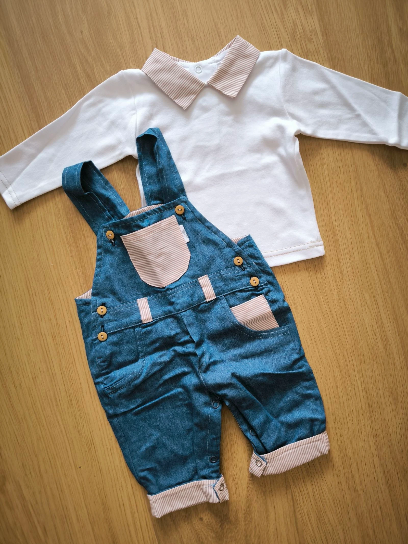 Conjunto jardineira e camisola 